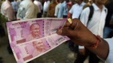 india-economy-currency_30640c38-a77e-11e6-9005-31625660f15f